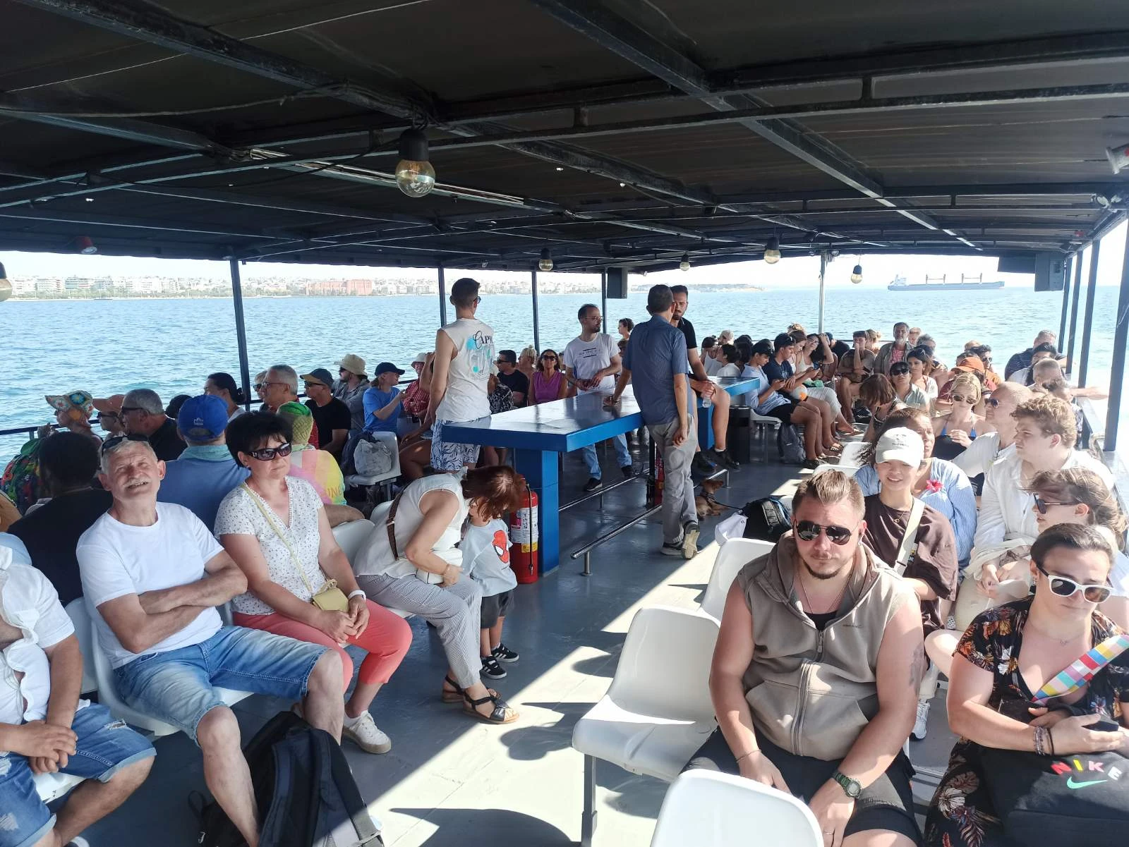 4-thessaloniki-boat-people-karavakia-2025.jpg?v=0