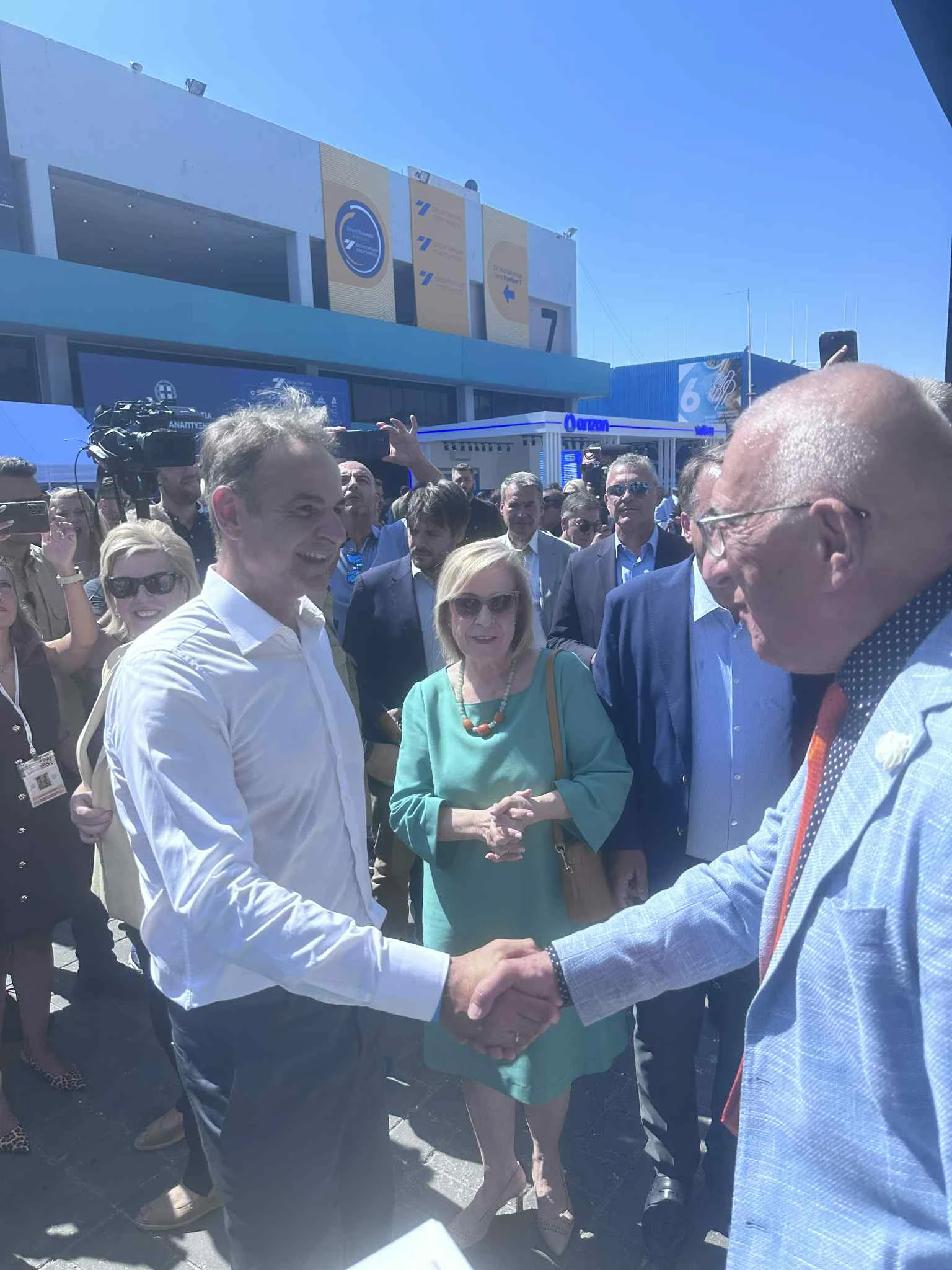 6965ef81-5c39-43d8-9bfc-43b788ddc5be-1.jfif?v=0