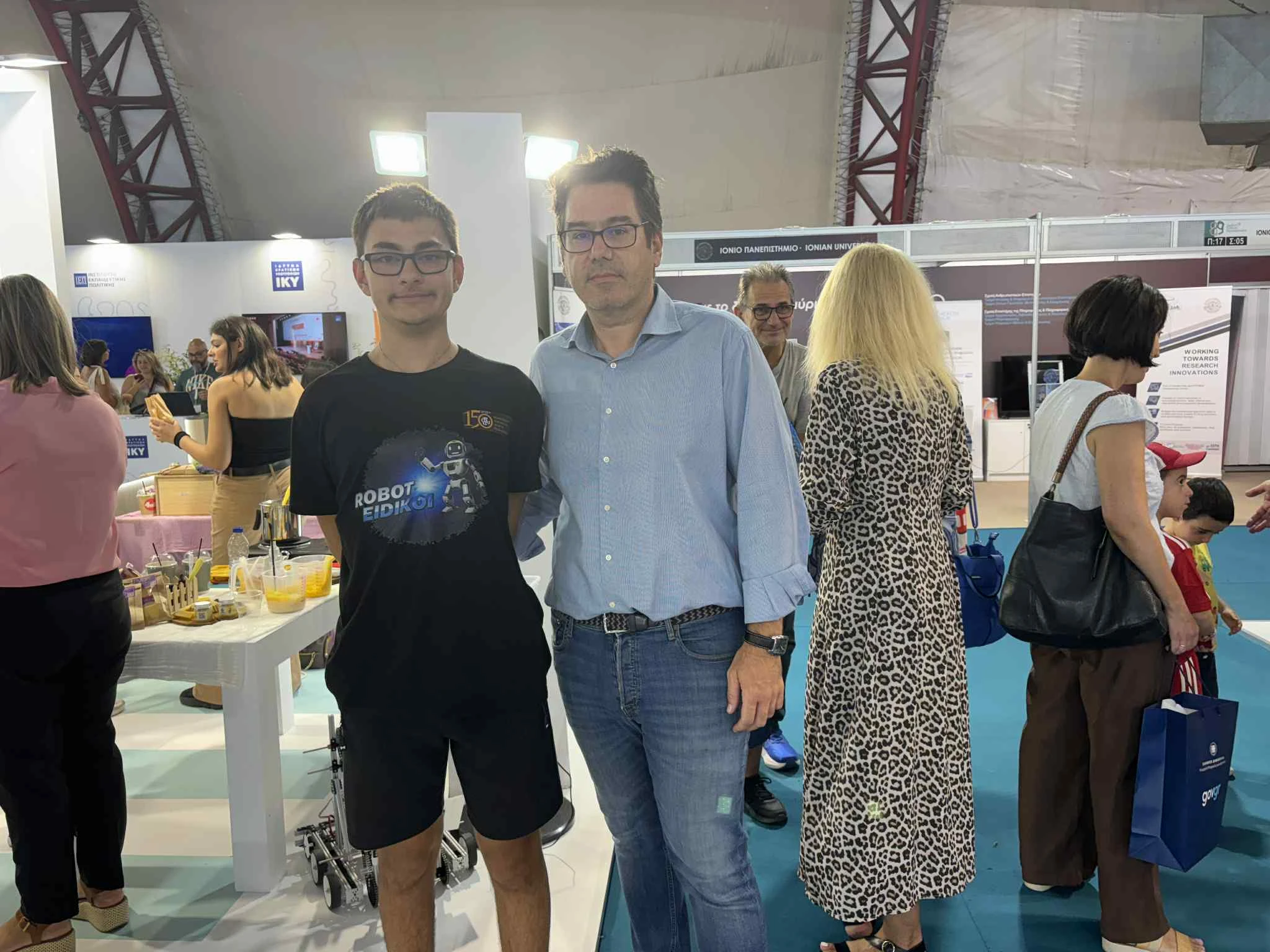Ο&nbsp;μαθητής Θοδωρής Χάνος&nbsp;και ο καθηγητής Αλέξανδρος Φωτιάδης
