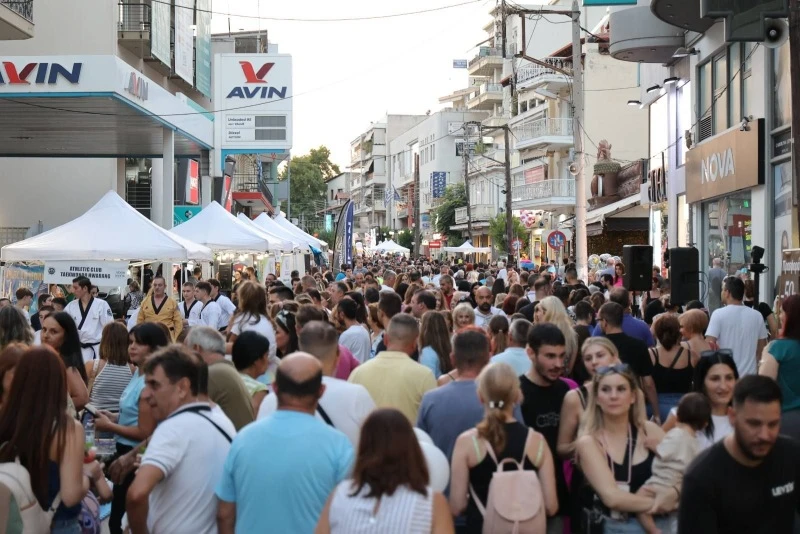 lefki-nyxta-eyosmos2.jpg