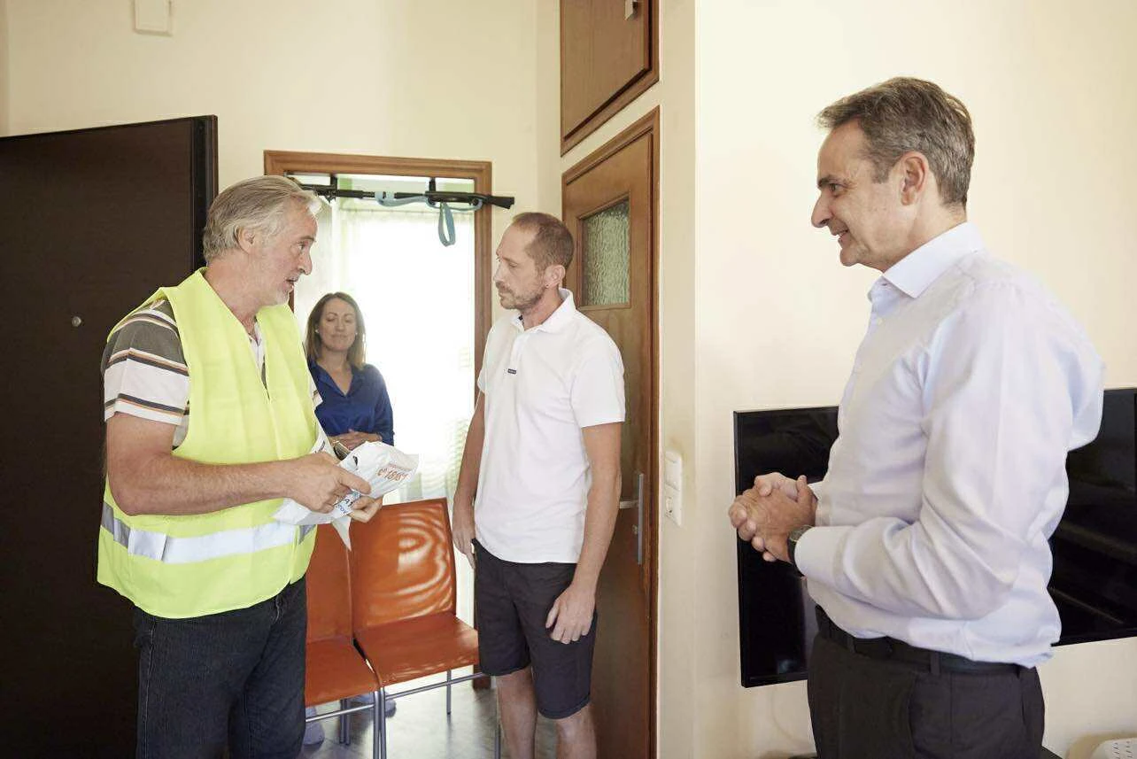 mitsotakis-episkepsi-astheni1.jpg