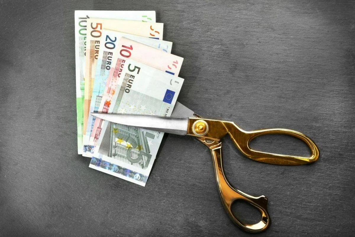 akriveia-efimerida.jpg?v=0