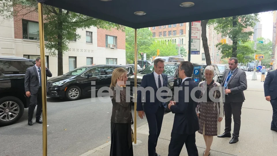 Η άφιξη του Κυριάκου Μητσοτάκη με τη σύζυγό του, Μαρέβα.&nbsp;