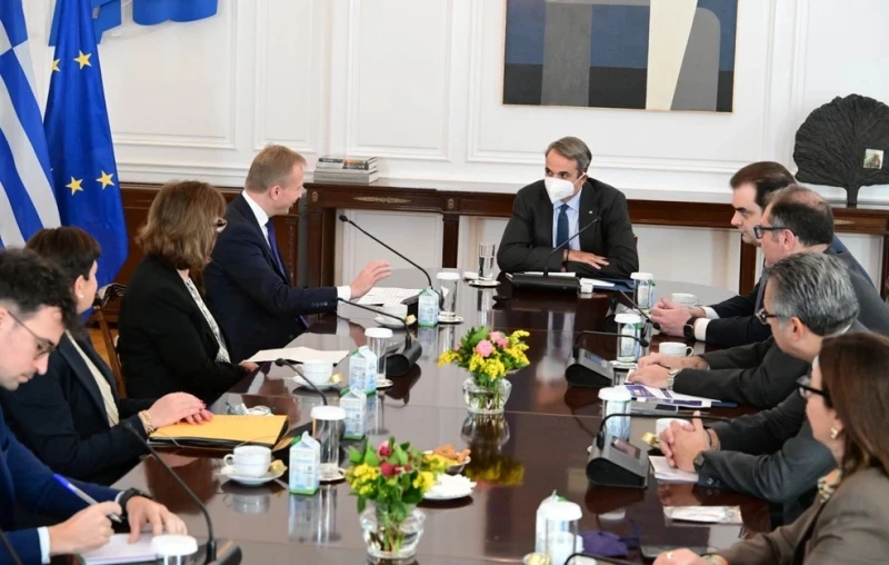 mitsotakis-epitropos4.jpg