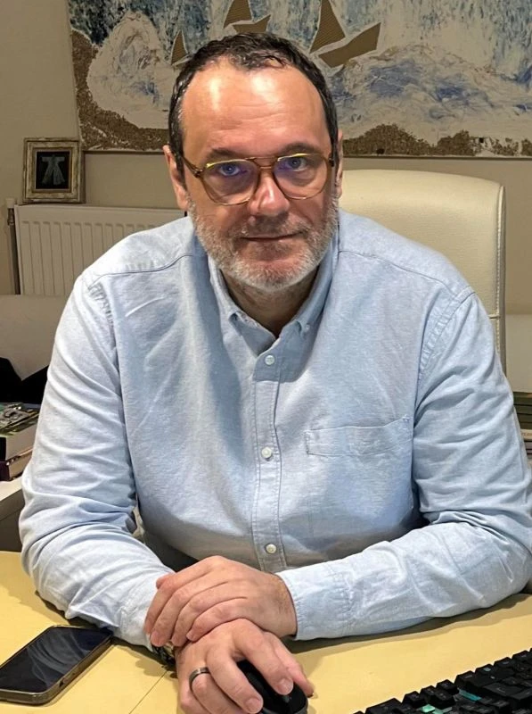 vasilis-kaikas-viologos-ekpaideytikos-mathimata-tiktok-2025-004212025.jpg