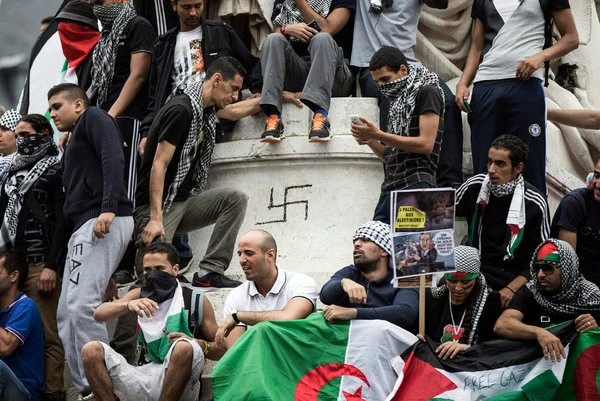 antisemitism-articlelarge-1925594140.jpg?v=0