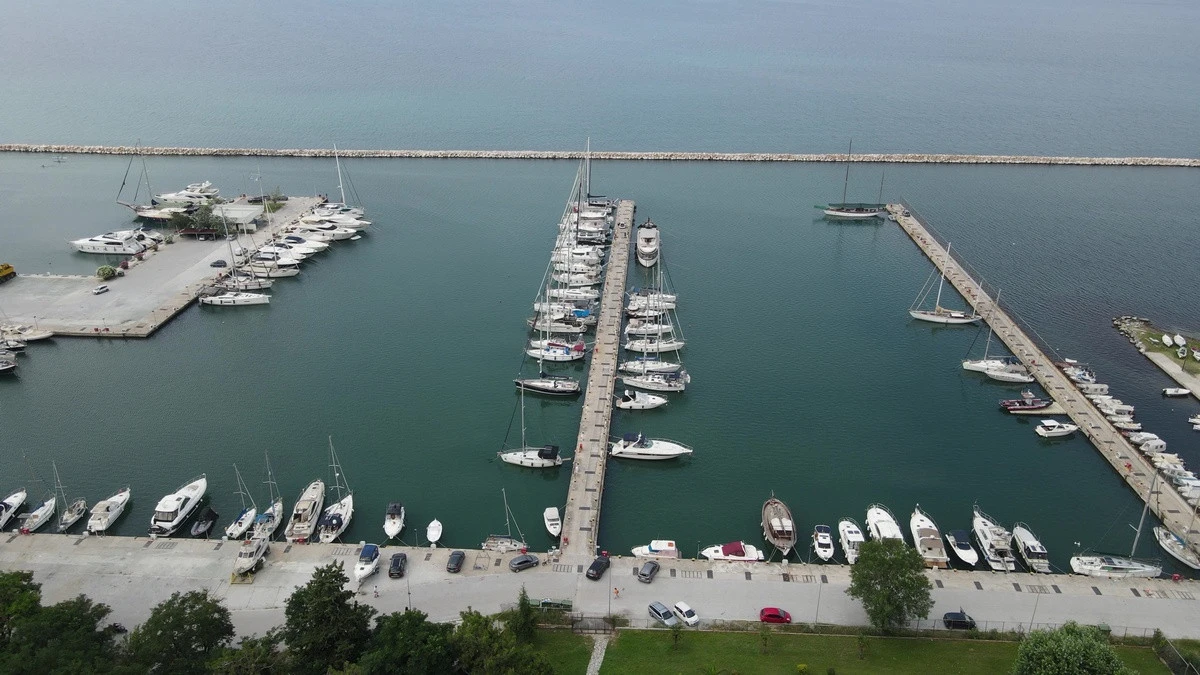 marina-aretsous-efimerida.jpg?v=0