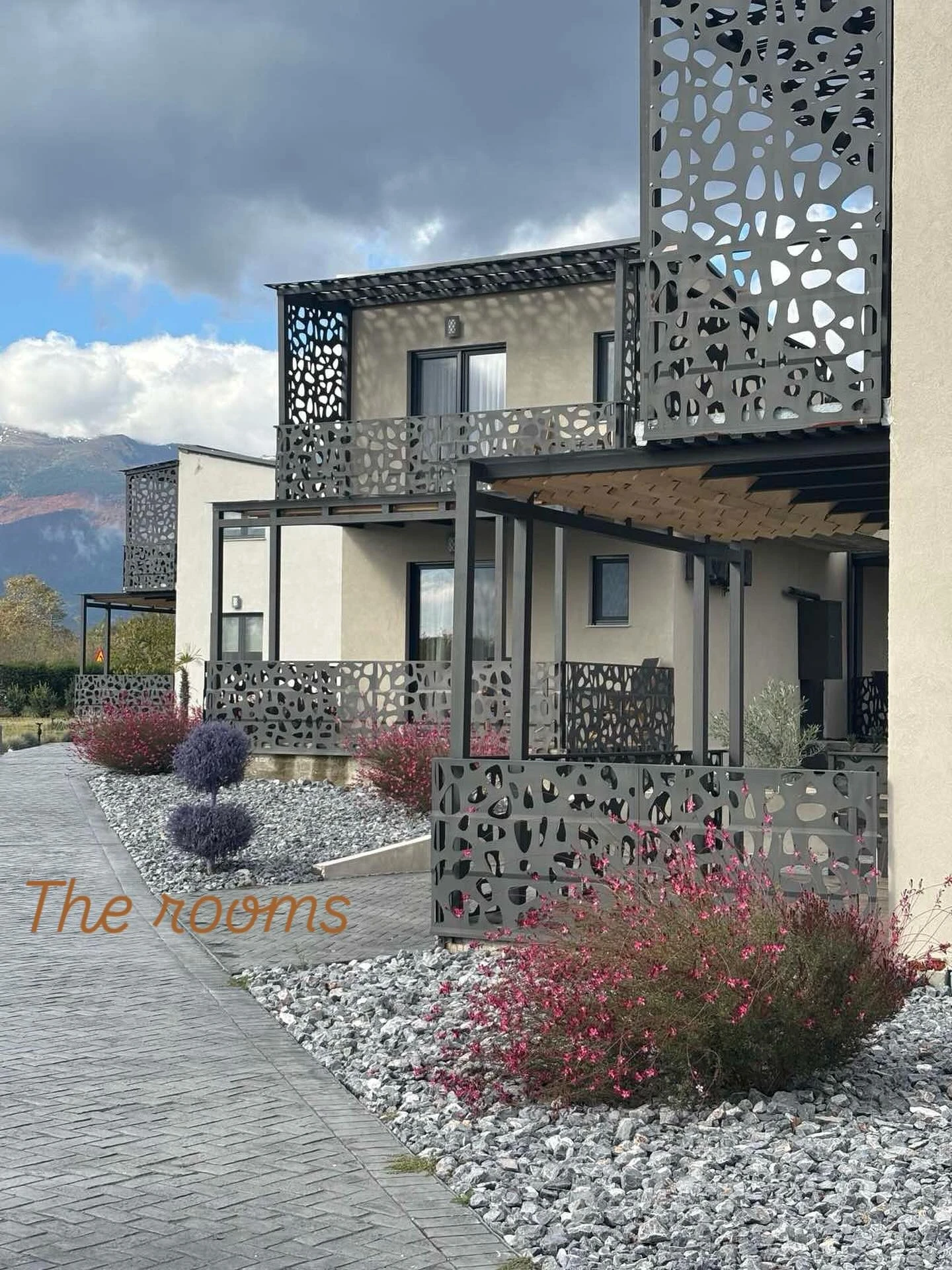 the-rooms-pozar-3.jpg?v=0