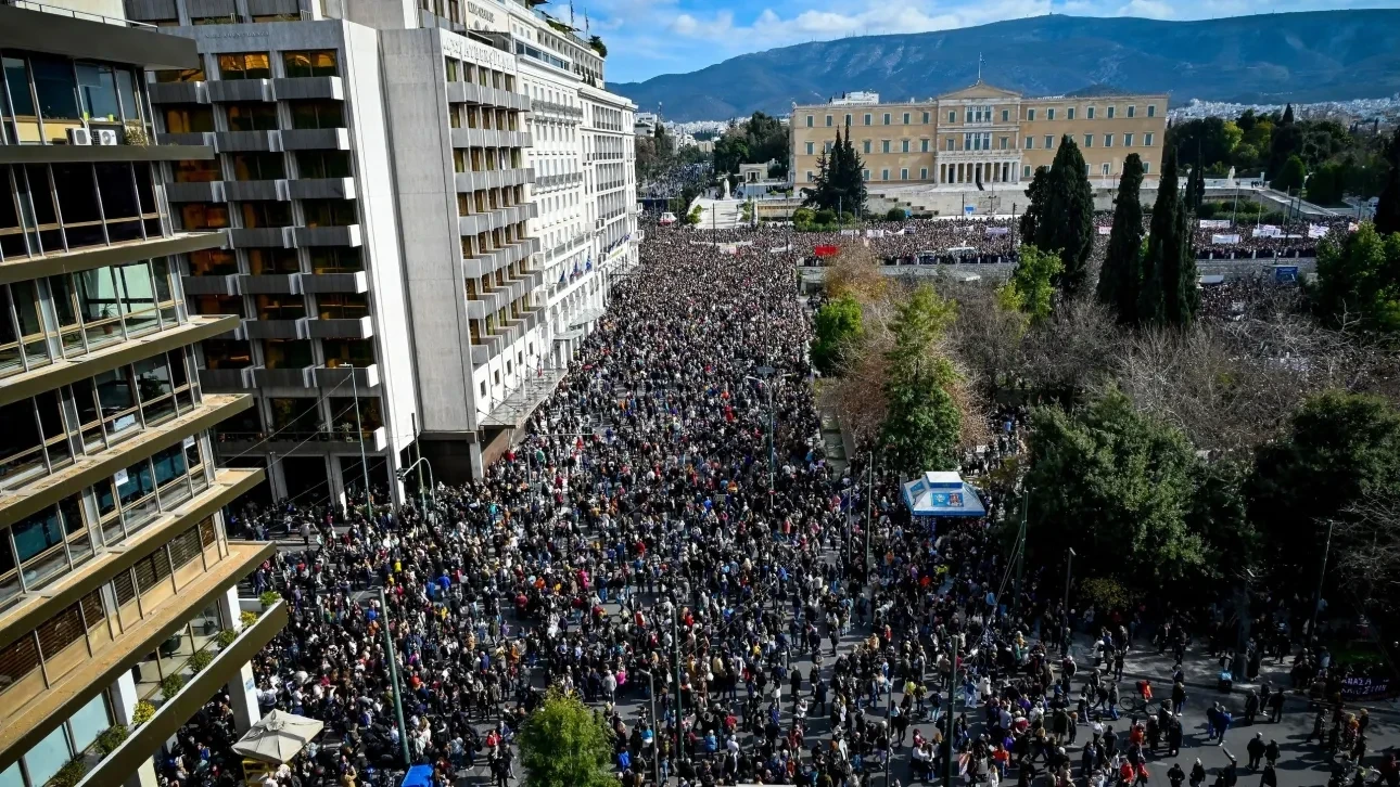 Στιγμιότυπο από την συγκέντρωση για την τραγωδία των Τεμπών στο Σύνταγμα στις 26 Ιανουαρίου 2025