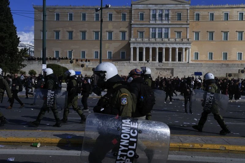 syntagma-tempi-epeisodia4.jpg