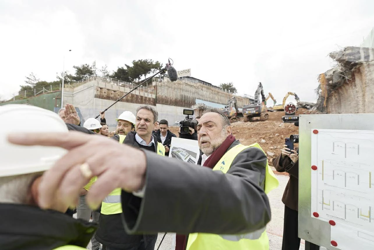 mitsotakis-flyover-1-mOlI7.jpg