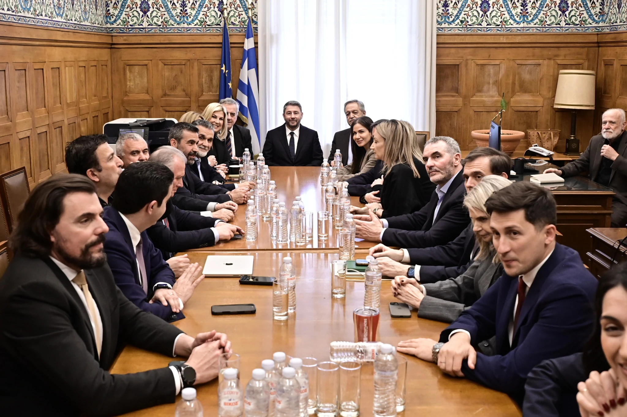          Από τη χθεσινή συνεδρίαση της ΚΟ     