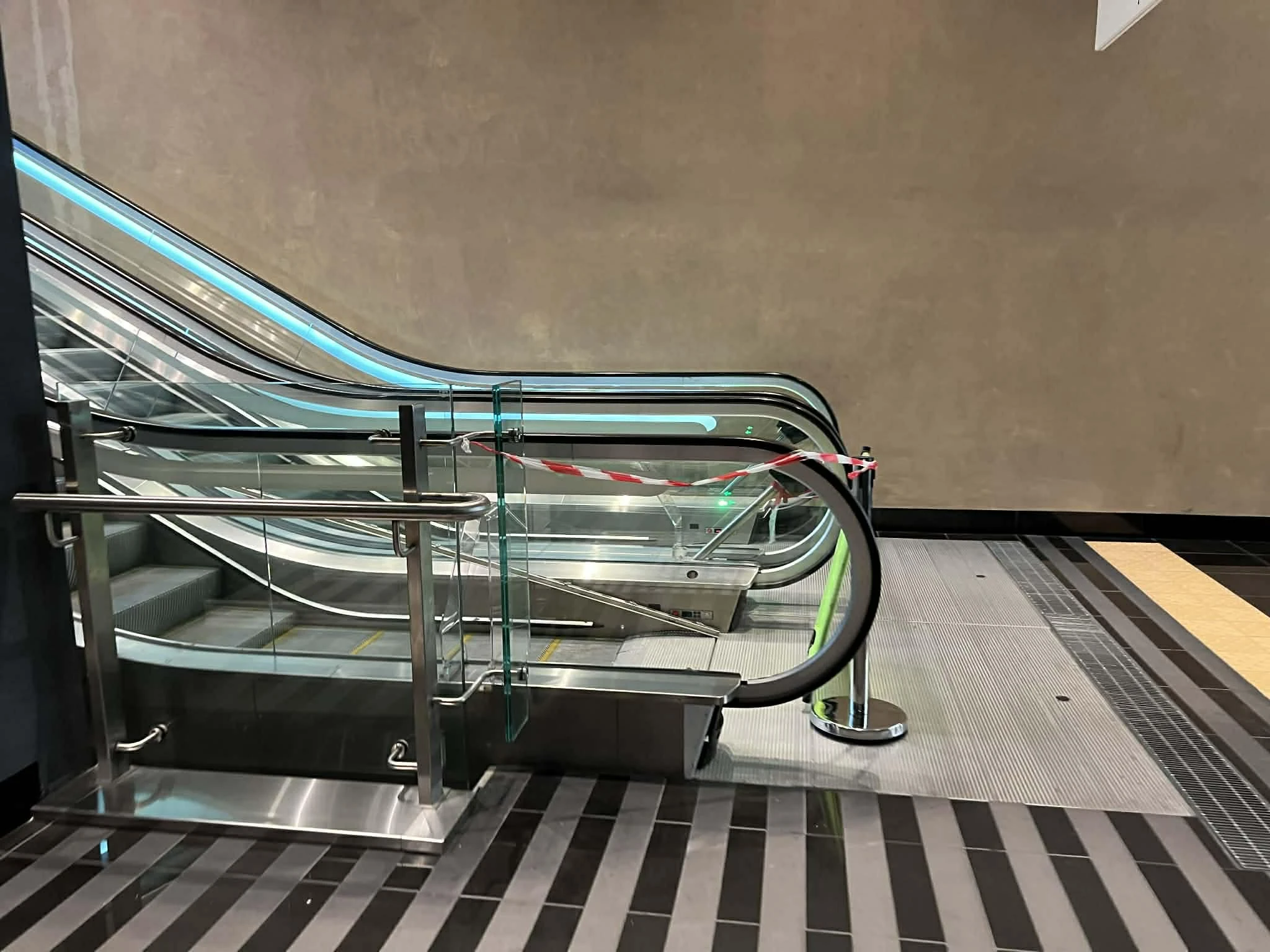 Κυλιόμενες σκάλες εκτός λειτουργίας στον Σταθμό Βενιζέλου&nbsp;