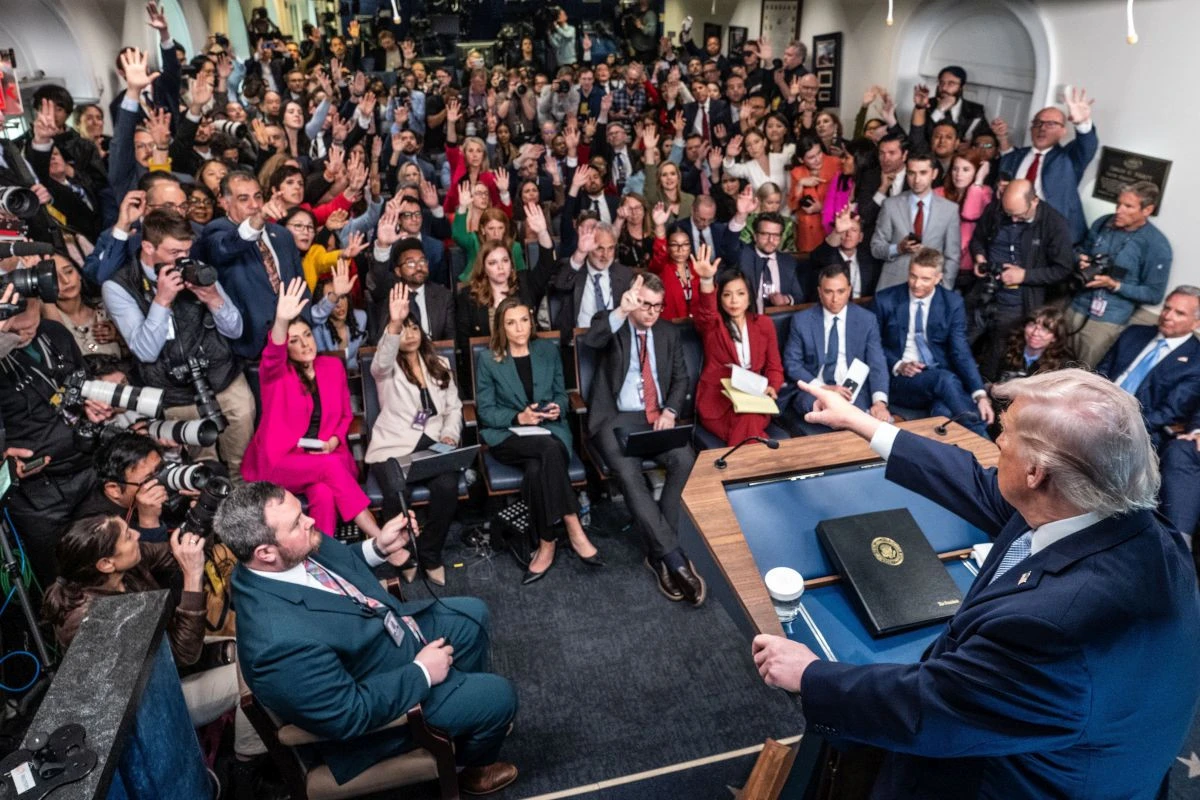 Εικόνα από τη συνέντευξη Τύπου που παραχώρησε ο Τραμπ