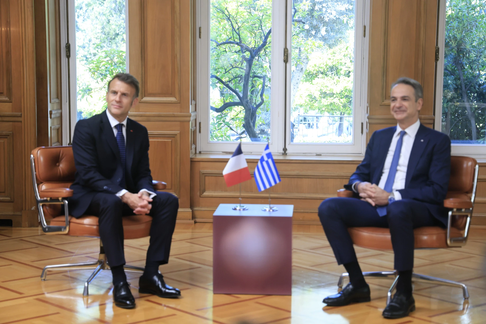 mitsotakis-makron-maximoy-1jpeg.jpg?v=0