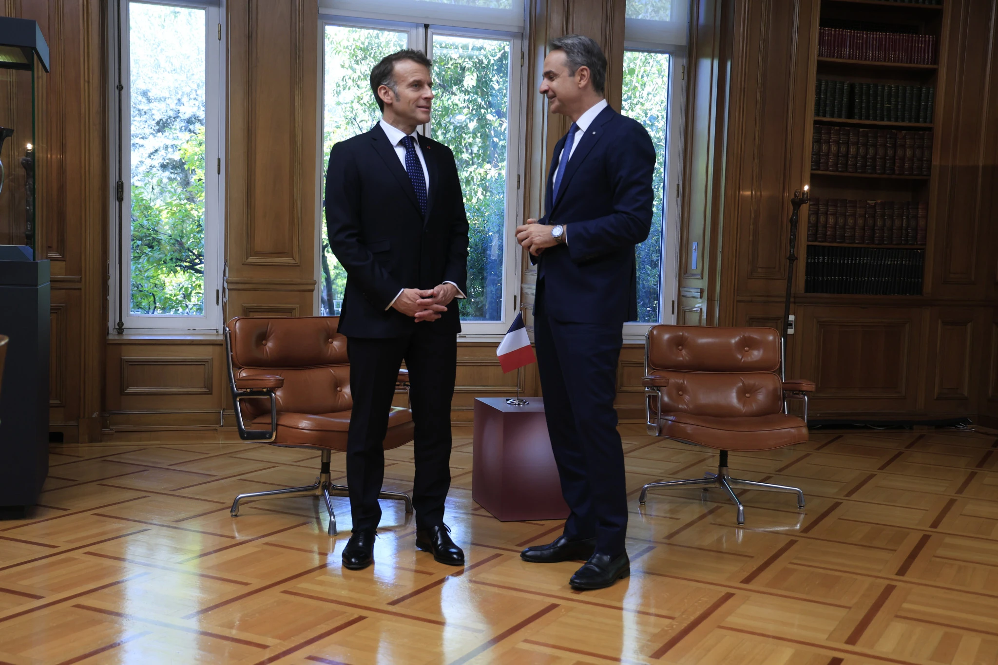 mitsotakis-makron-maximoy-2jpeg.jpg?v=0