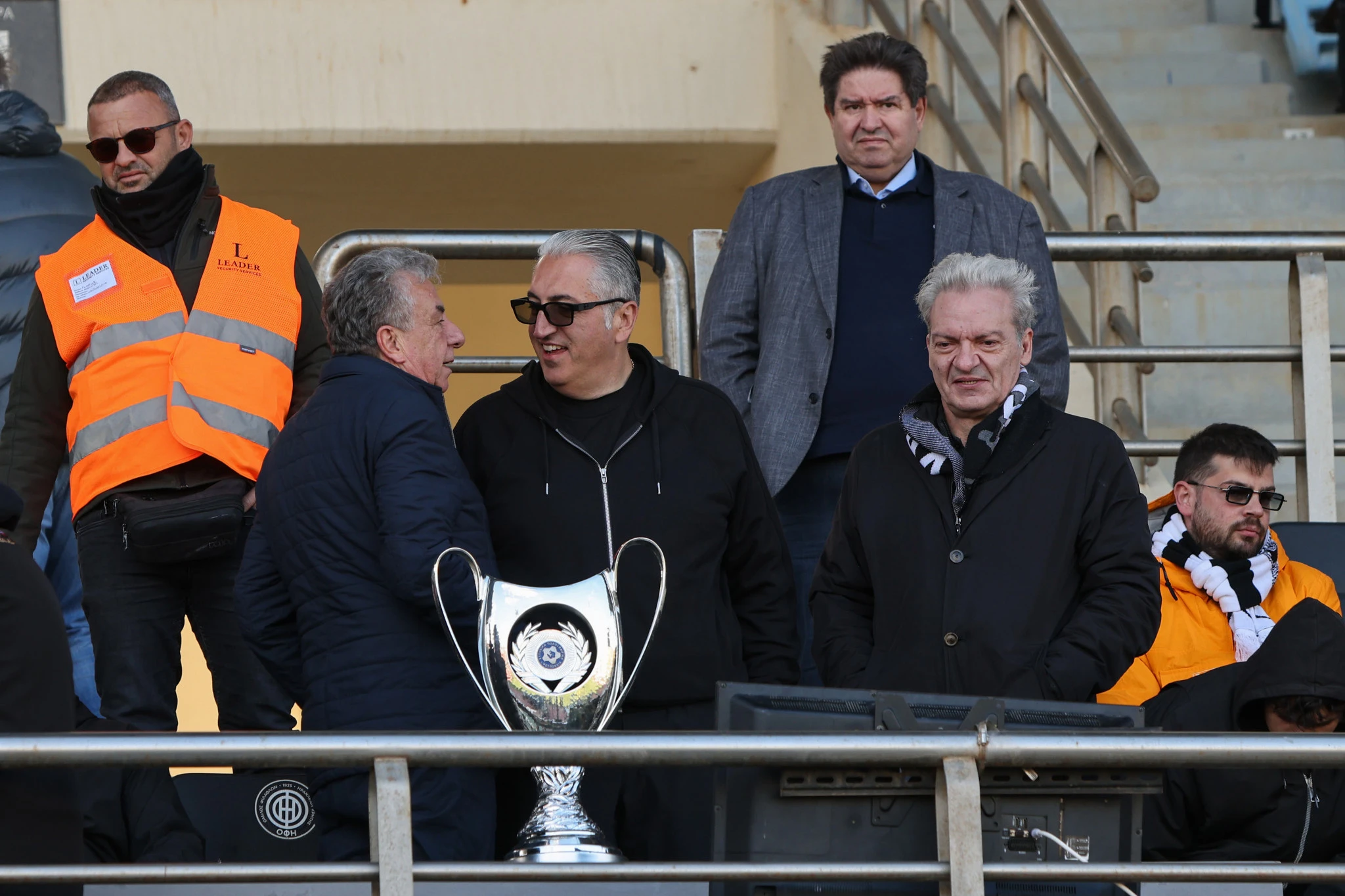 ofi-bousis-kypello.jpg