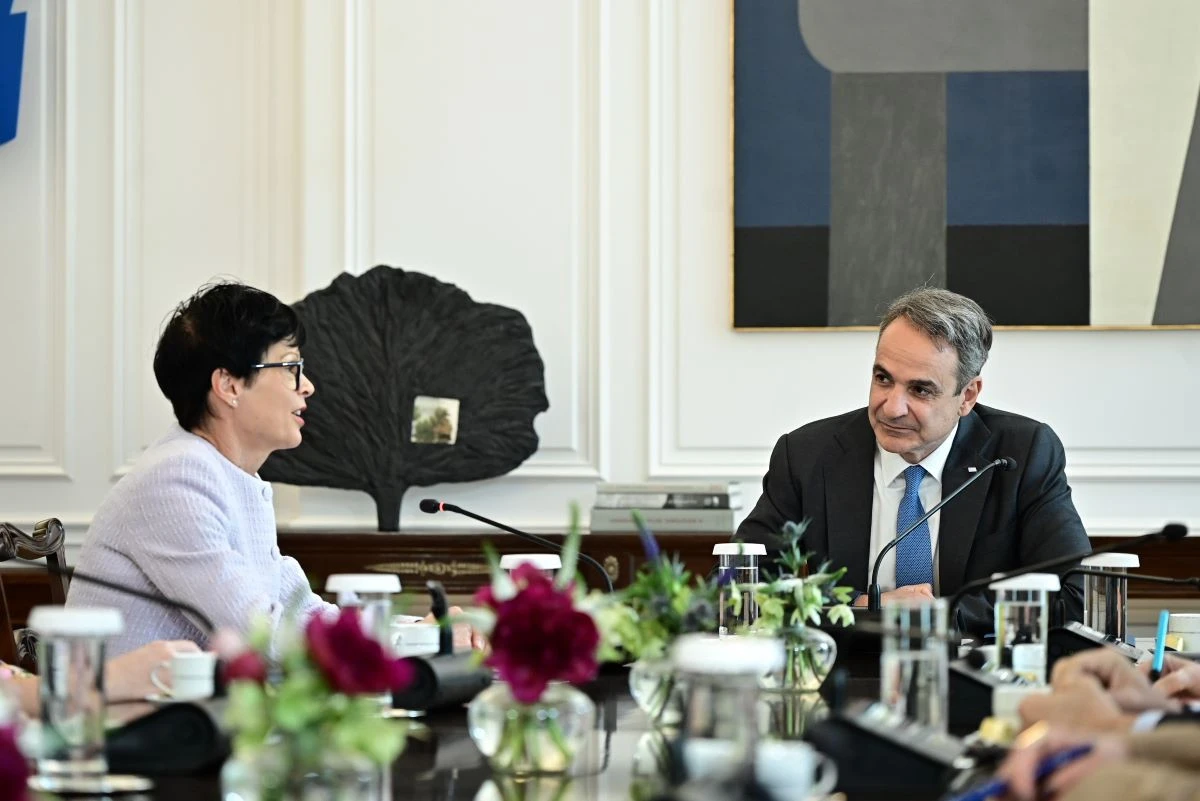 Ο Κυριάκος Μητσοτάκης και η Εβίκα Σιλίνια - Πηγή φωτογραφίας: Eurokinissi