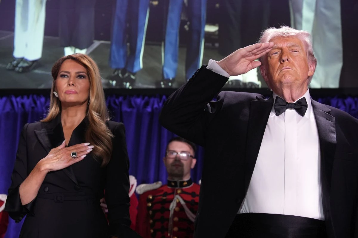 trump-deipno-antapokriton-aprilios-2026-0421.jpg?v=0