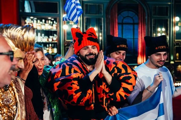 Ο Akylas με την ομάδα του μετά την πρόκριση στον τελικό