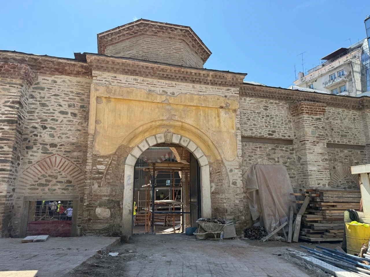 mendoni-hamzabei-alkazar4.jpg?v=0