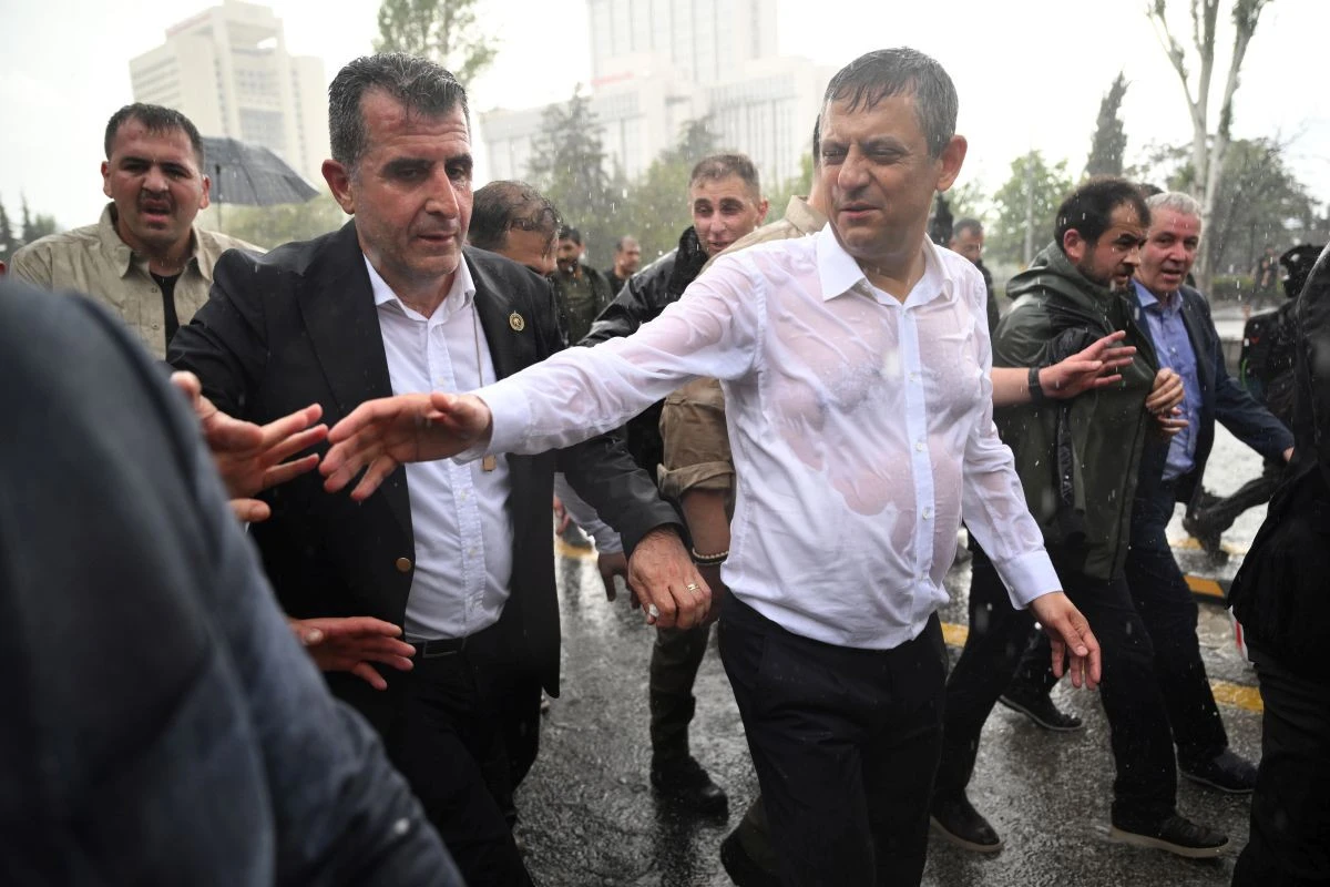 Ο Οζέλ