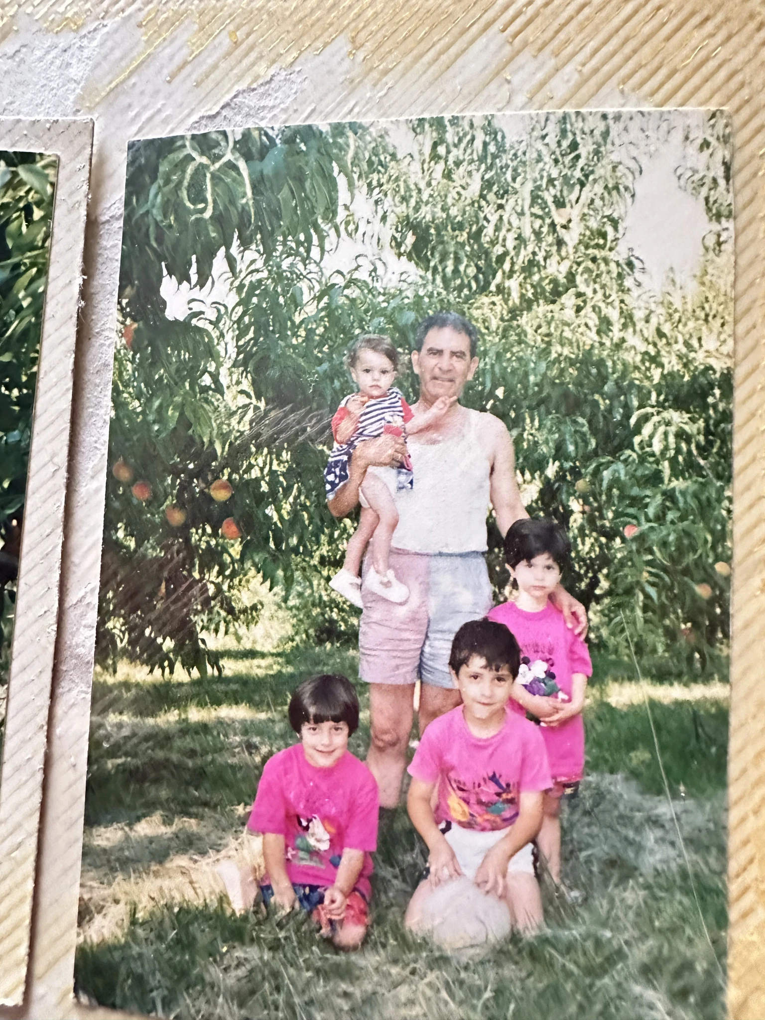 Με τον παππού της το 1996