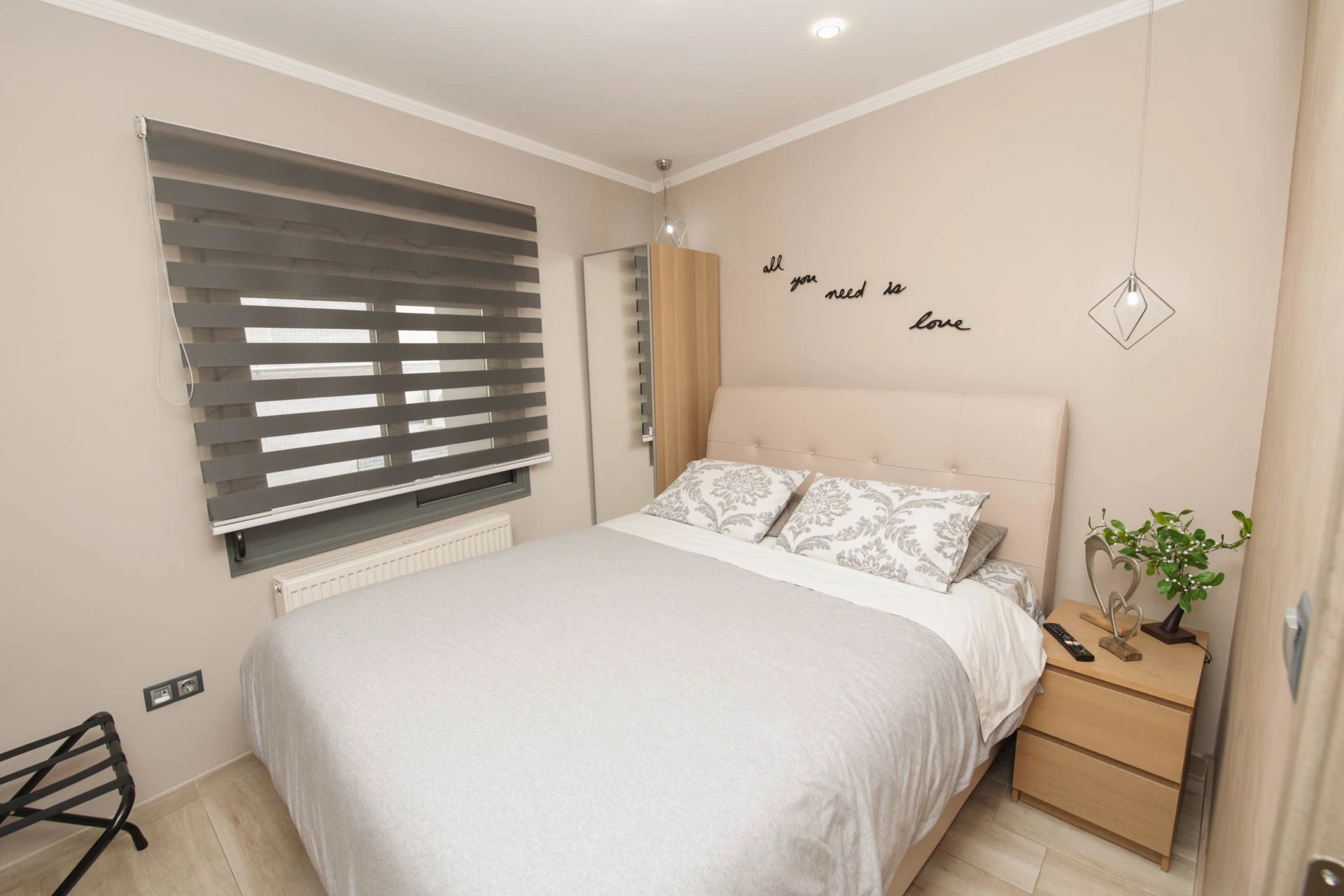 stay-in-thess-19.jpg?v=0