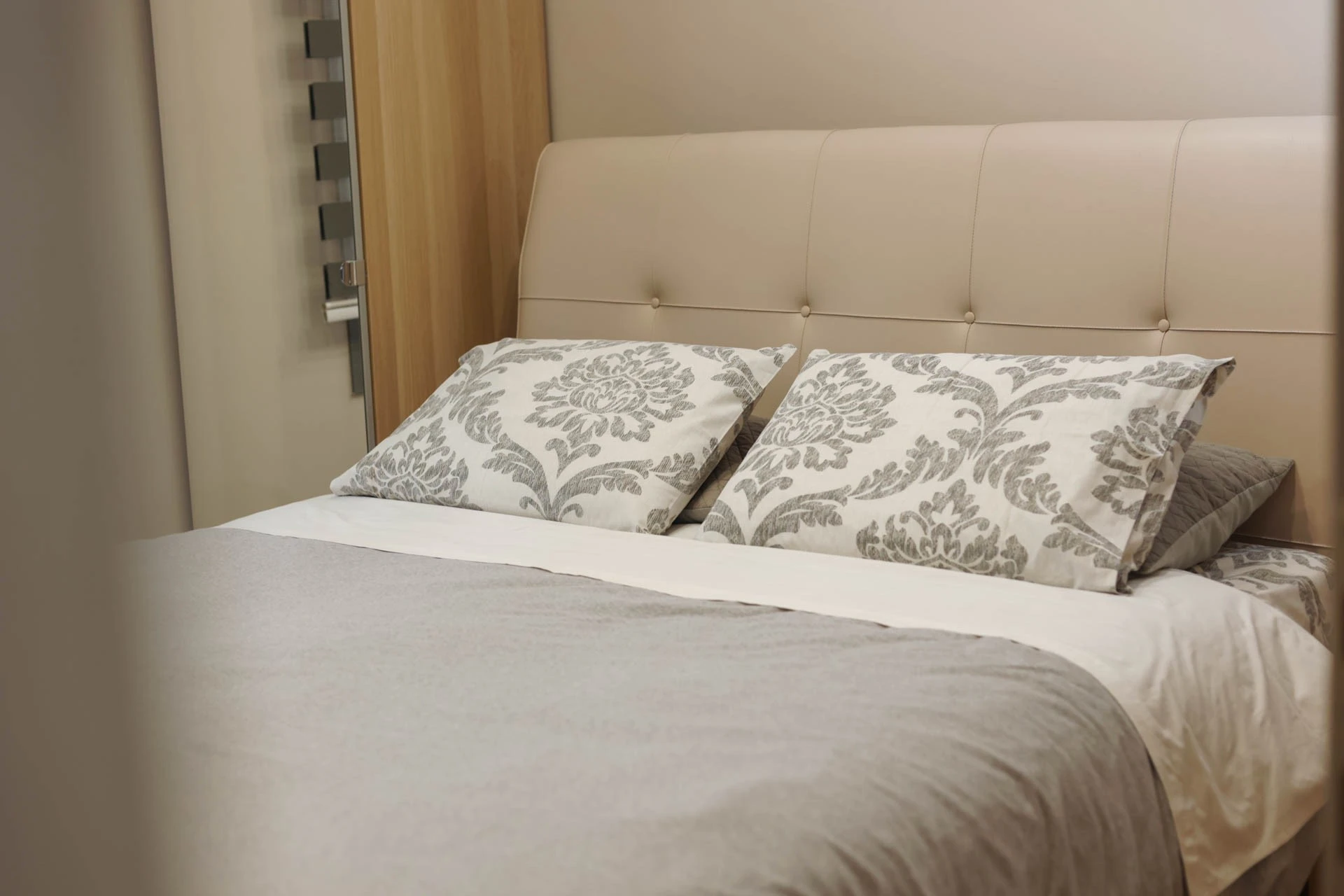 stay-in-thess-3.jpg?v=0