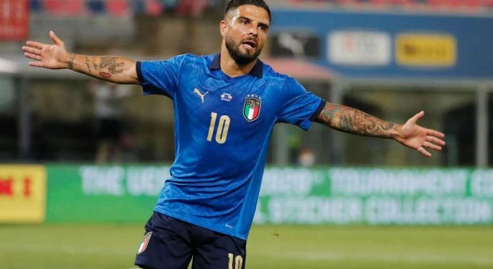 insigne-italy-celeb-690x377.jpg