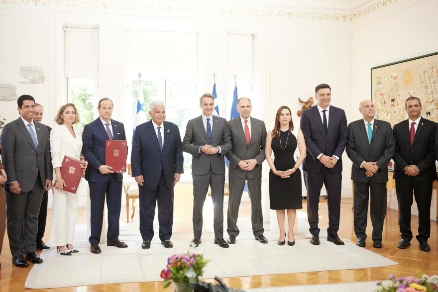 mitsotakis-panama2.webp?v=0