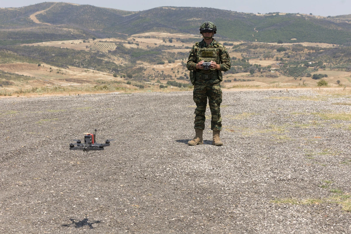 drones-ellinikos-stratos3.jpg