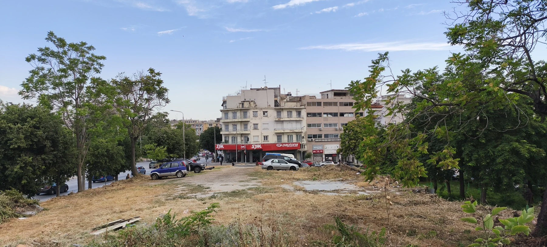 Το προς ανάπλαση πάρκο απέναντι από το Πάρκο Ιβάνοφ