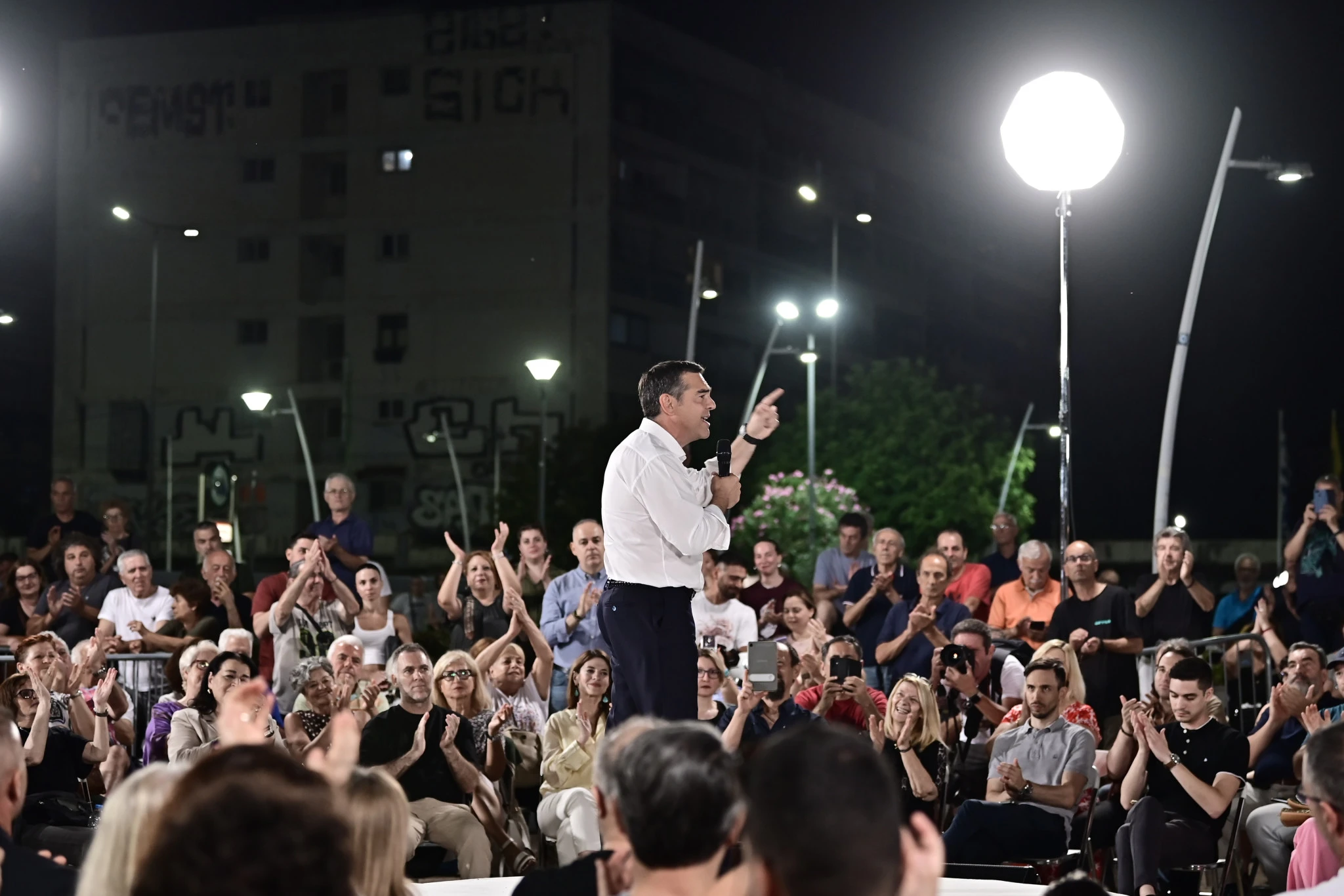 tsipras-peristeri-4.jpg?v=0