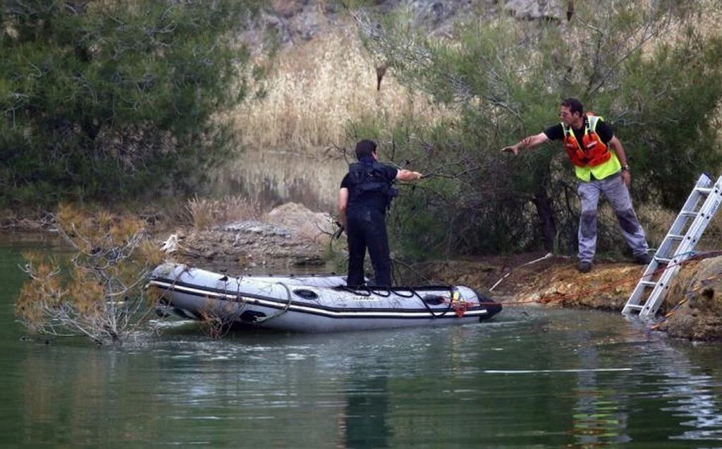 kokkini-limni-kypros-dolofonos-mitsero2.JPG
