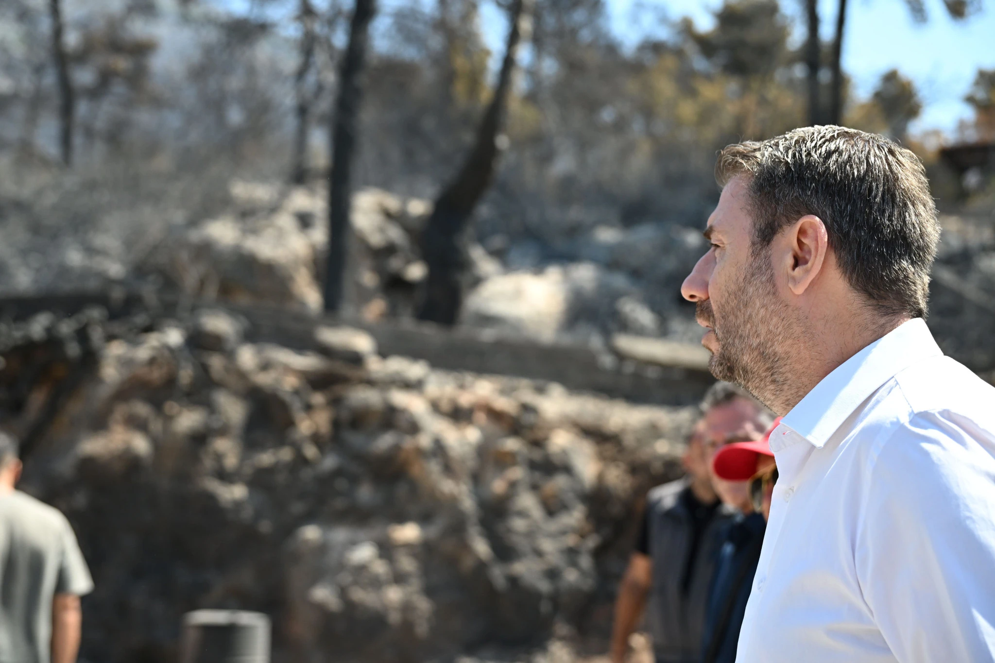 Ο ΠΡΟΕΔΡΟΣ ΤΟΥ ΠΑΣΟΚ ΚΙΝΗΜΑΤΟΣ ΑΛΛΑΓΗΣ ΝΙΚΟΣ ΑΝΔΡΟΥΛΑΚΗΣ ΣΤΙΣ ΠΥΡΟΠΛΗΚΤΕΣ ΠΕΡΙΟΧΕΣ ΤΗΣ ΑΤΤΙΚΗΣ / ΠΟΡΤΟ ΓΕΡΜΕΝΟ