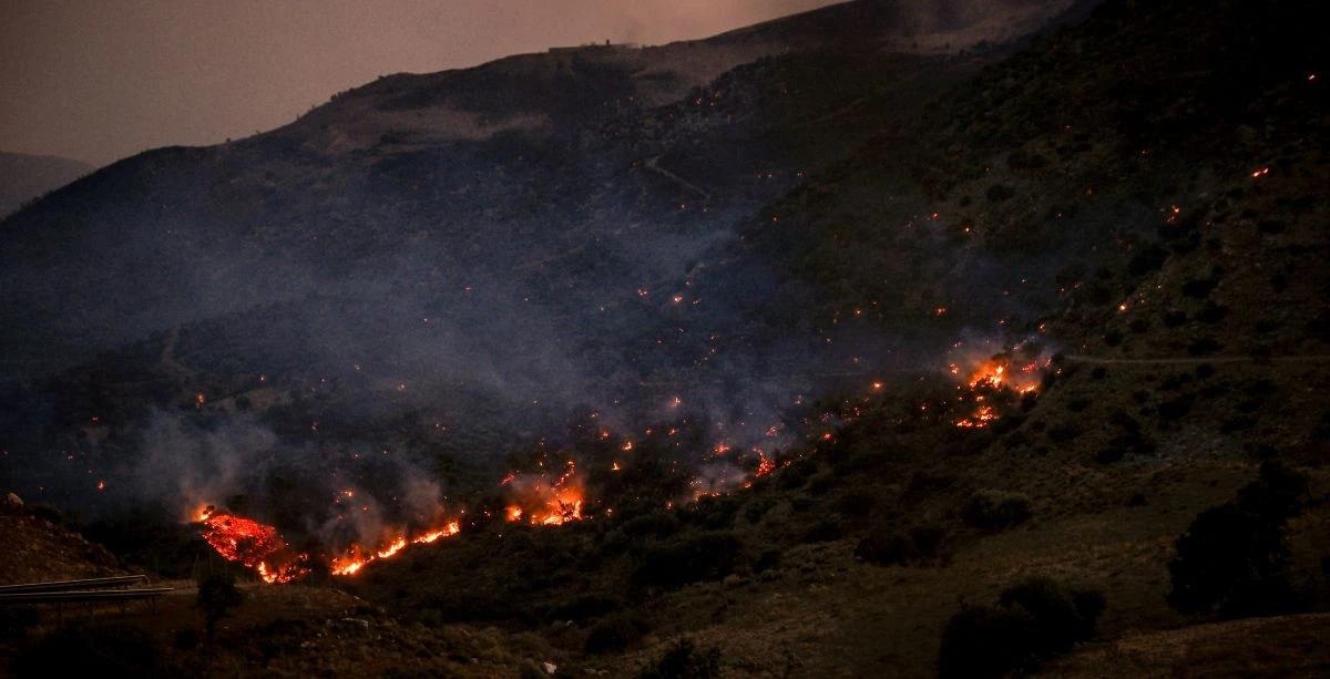 Στις φλόγες η Κρύα Βρύση Ρεθύμνου - Φωτογραφία: eurokinissi&nbsp;