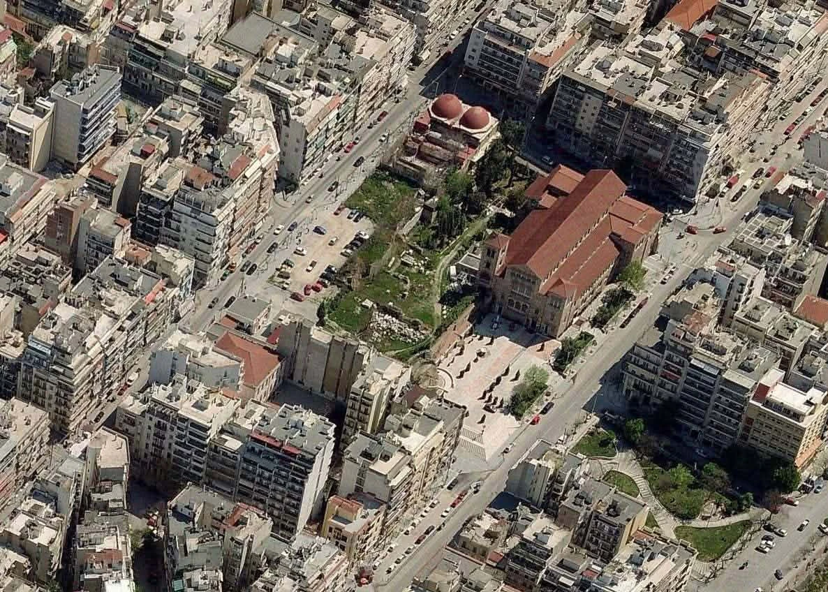Πλατεία Ερνέστου Εμπράρ από ψηλά&nbsp;