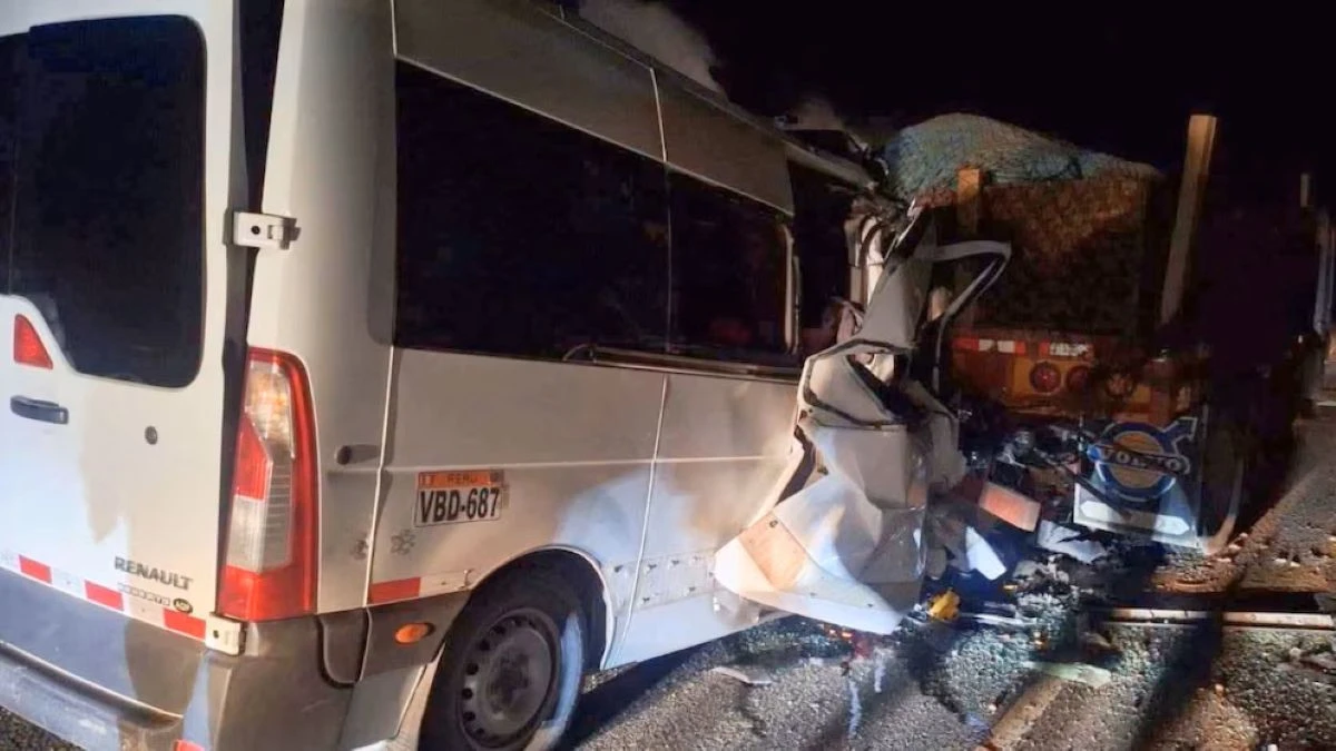 Πηγή: https://www.infobae.com/peru/2026/08/08/tragedia-en-cusco-9-fallecidos-por-choque-entre-minivan-y-trailer/