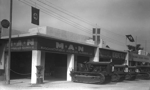 Η πρώτη μεταπολεμική έκθεση το 1951.