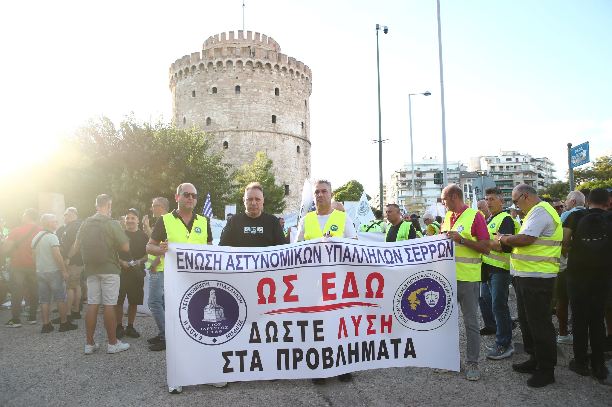 astynomikoi-leykos-pyrgos-deth-2.jpg?v=0