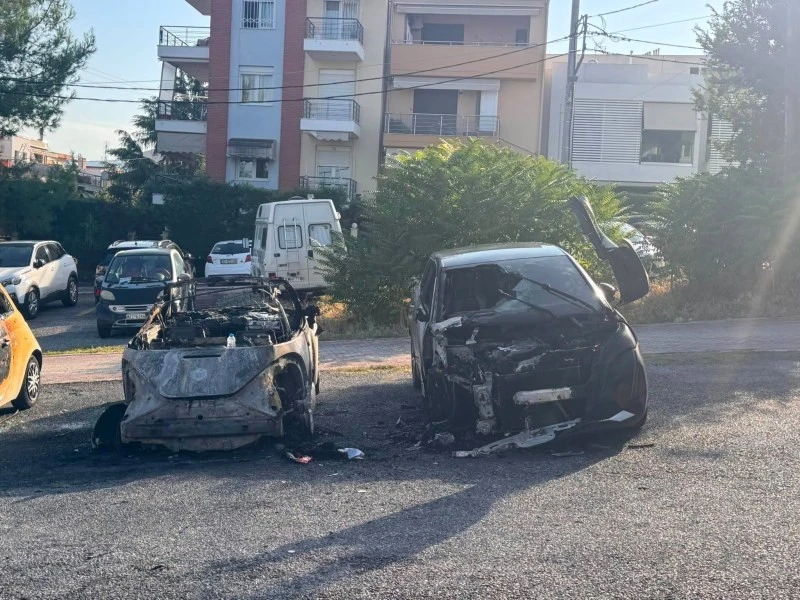aytokinito-fotia-kammeno1.jpg?v=0