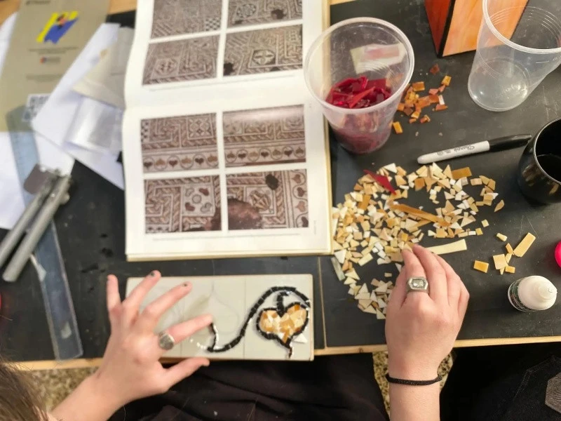 dimitrasartglassstudiounesco.jpg