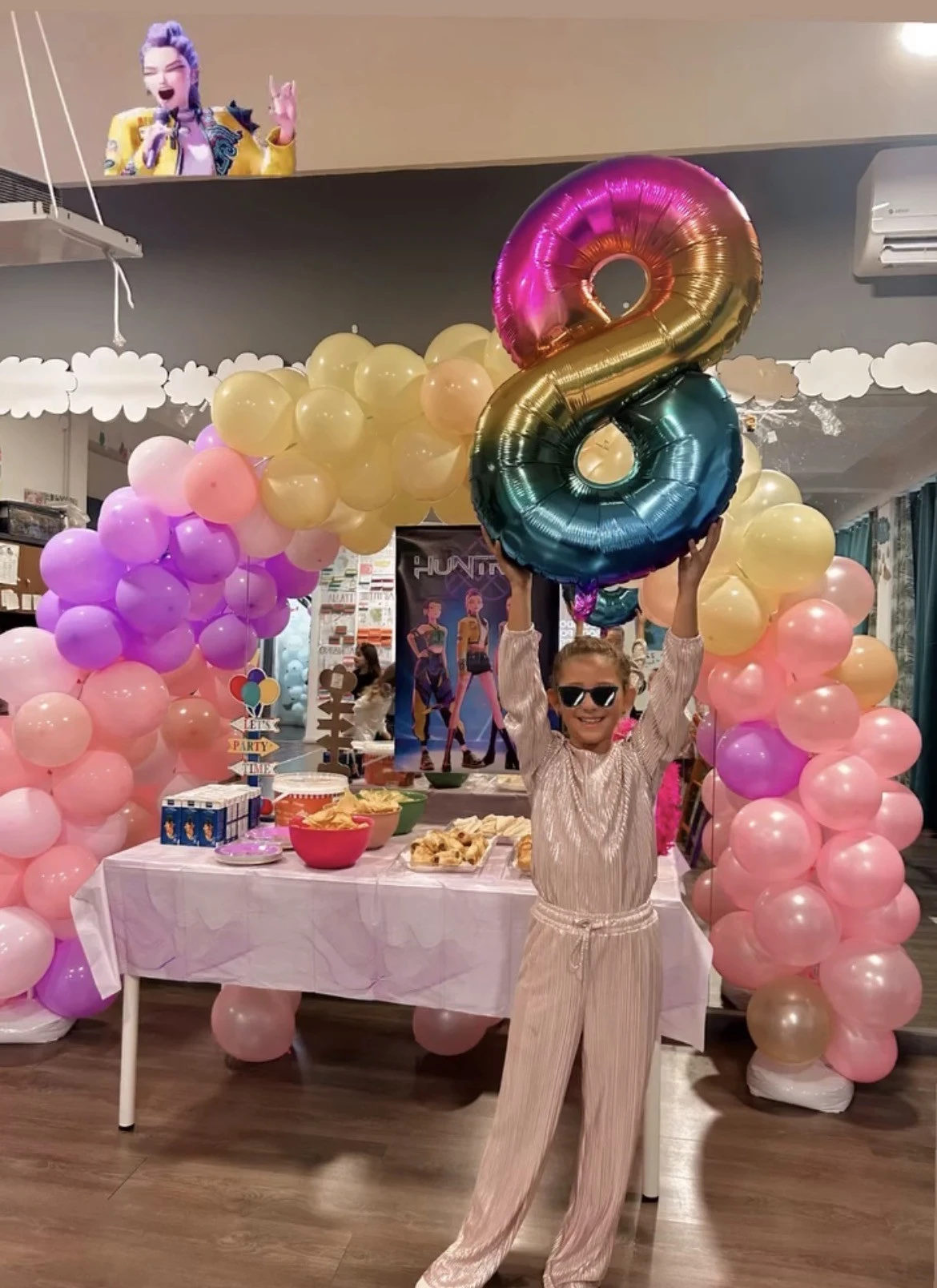 <b>BIRTHDAY PARTY</b>