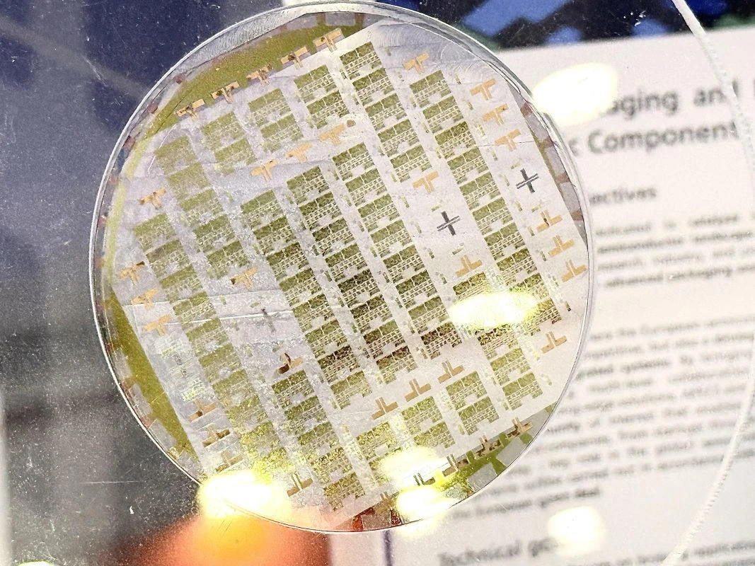 gan-nitridio-galliou-ellada-chips-epikoinonies-ypologistes-mikroilektroniki-2026-new0401.jpg?v=0
