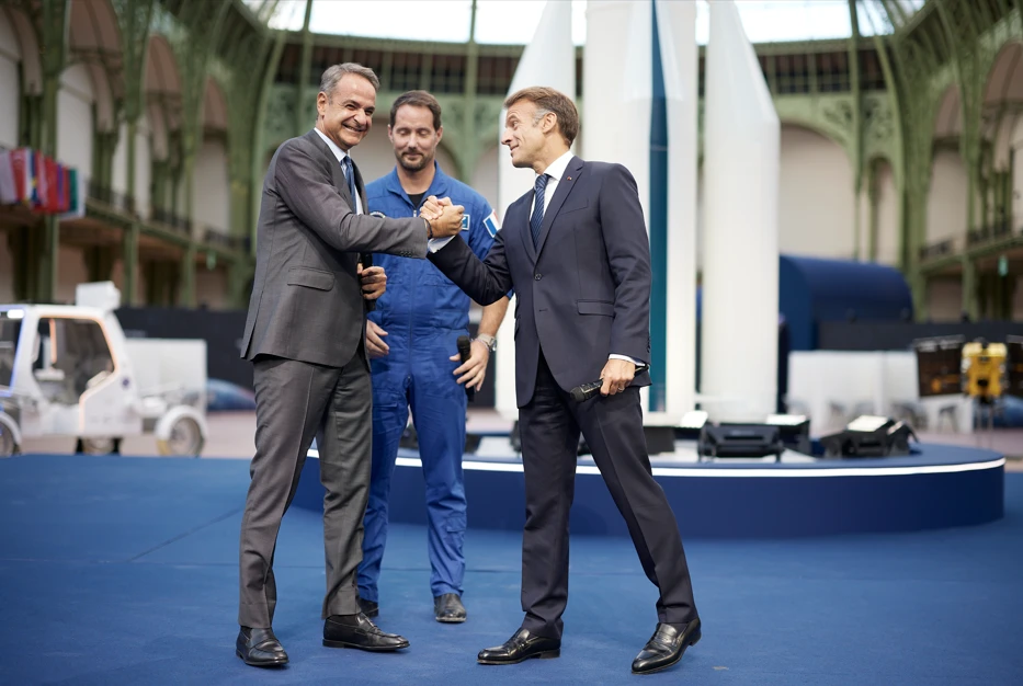 mitsotakis-france-nasa-3.png?v=0