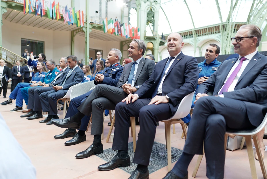 mitsotakis-france-nasa-6.png?v=0