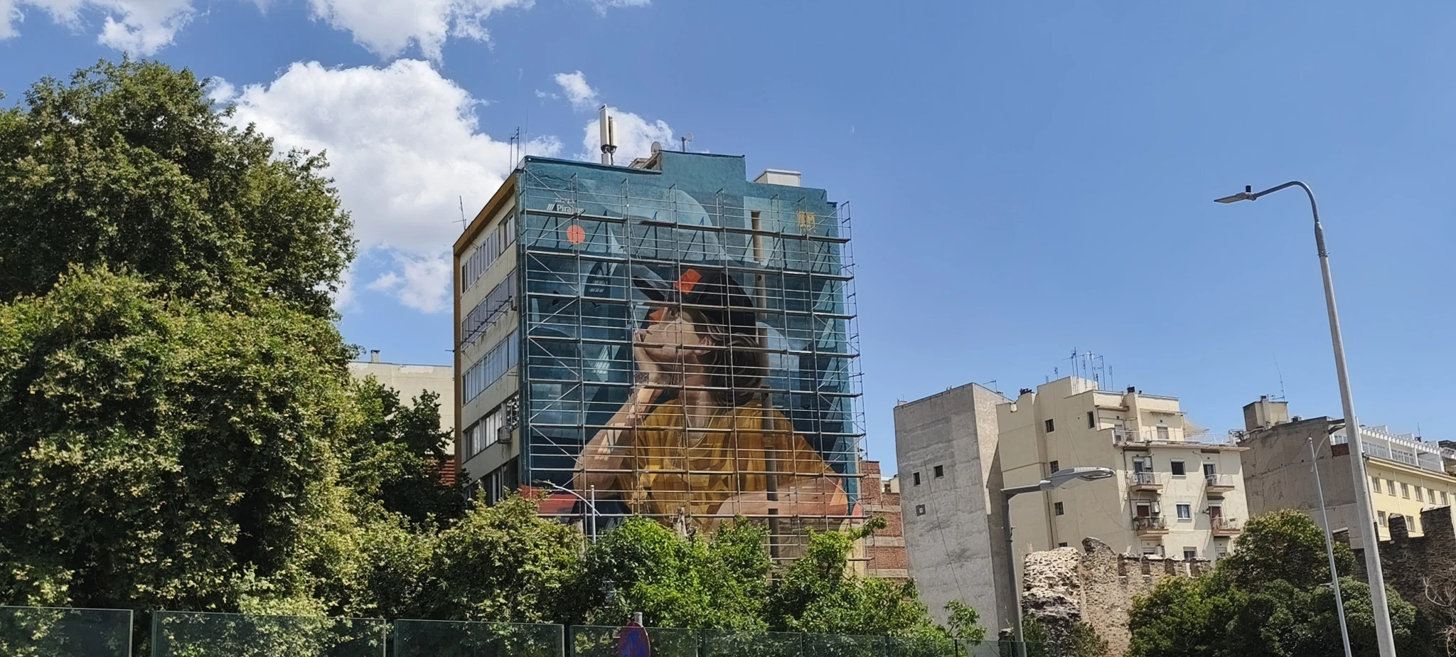 Το mural στο Βαρδάρη λίγο πριν ολοκληρωθεί