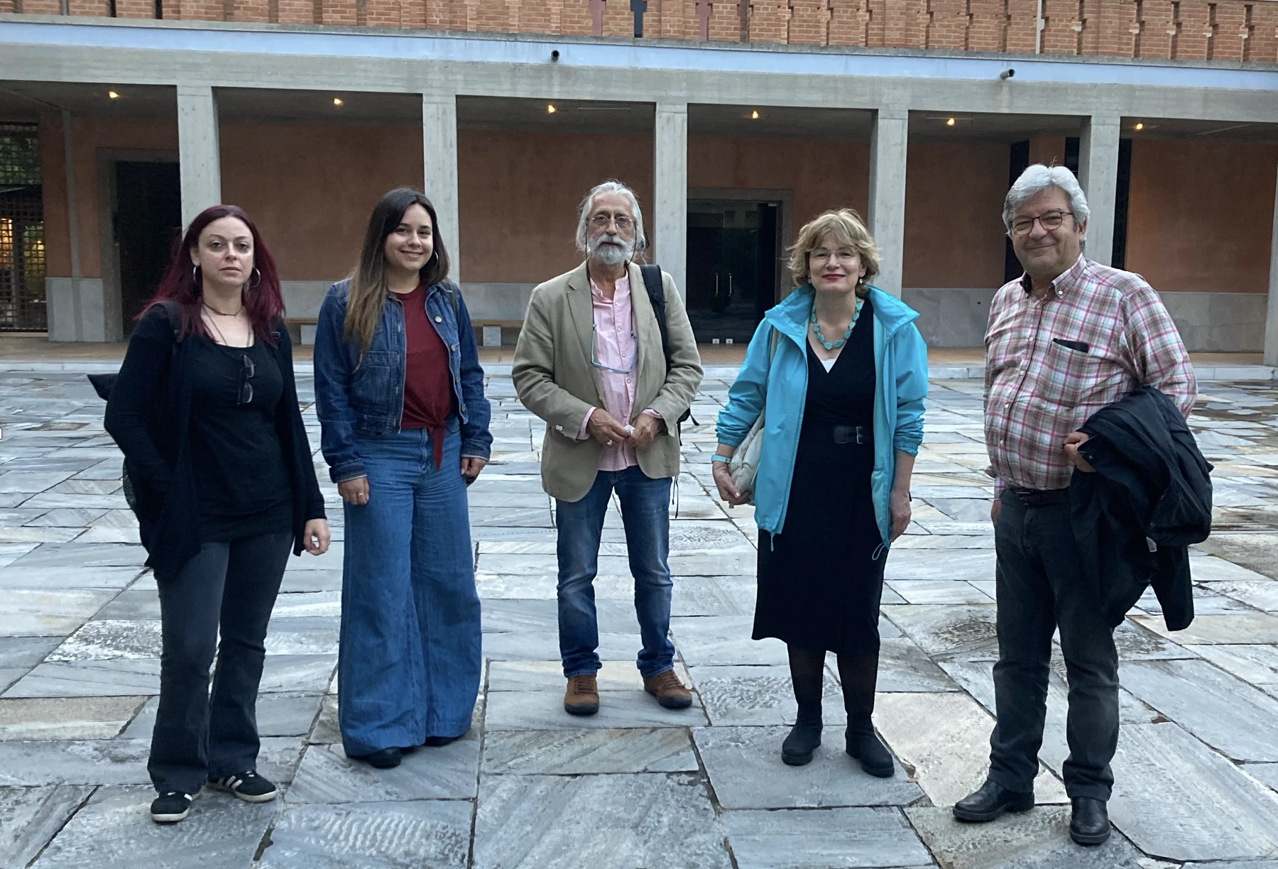 <b>Από αριστερά: Γεωργία Διδή, Δέσποινα Πουλάτσογλου, αρχαιολόγοι, μέλη της ανασκαφικής ομάδας, ο αείμνηστος Καθηγητής Νίκος Ευστρατίου, η σκηνοθέτρια της ταινίας, Ελένη Στούμπου και ο Καθηγητής Γεωλογίας του ΑΠΘ και συνεργάτης του Νίκου Ευστρατίου,&nbsp; Γιώργος Συρίδης.&nbsp;</b>