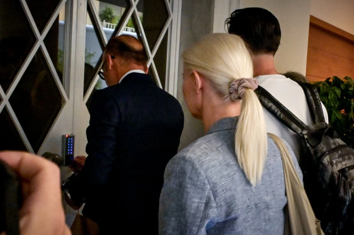 Το ιατρείο όπου πέθανε ο Γ. Μαζωνάκης στην οδό Καρνεάδου στο Κολωνάκι - Πηγή: (ΜΙΧΑΛΗΣ ΠΑΠΑΝΙΚΟΛΑΟΥ / EUROKINISSI)